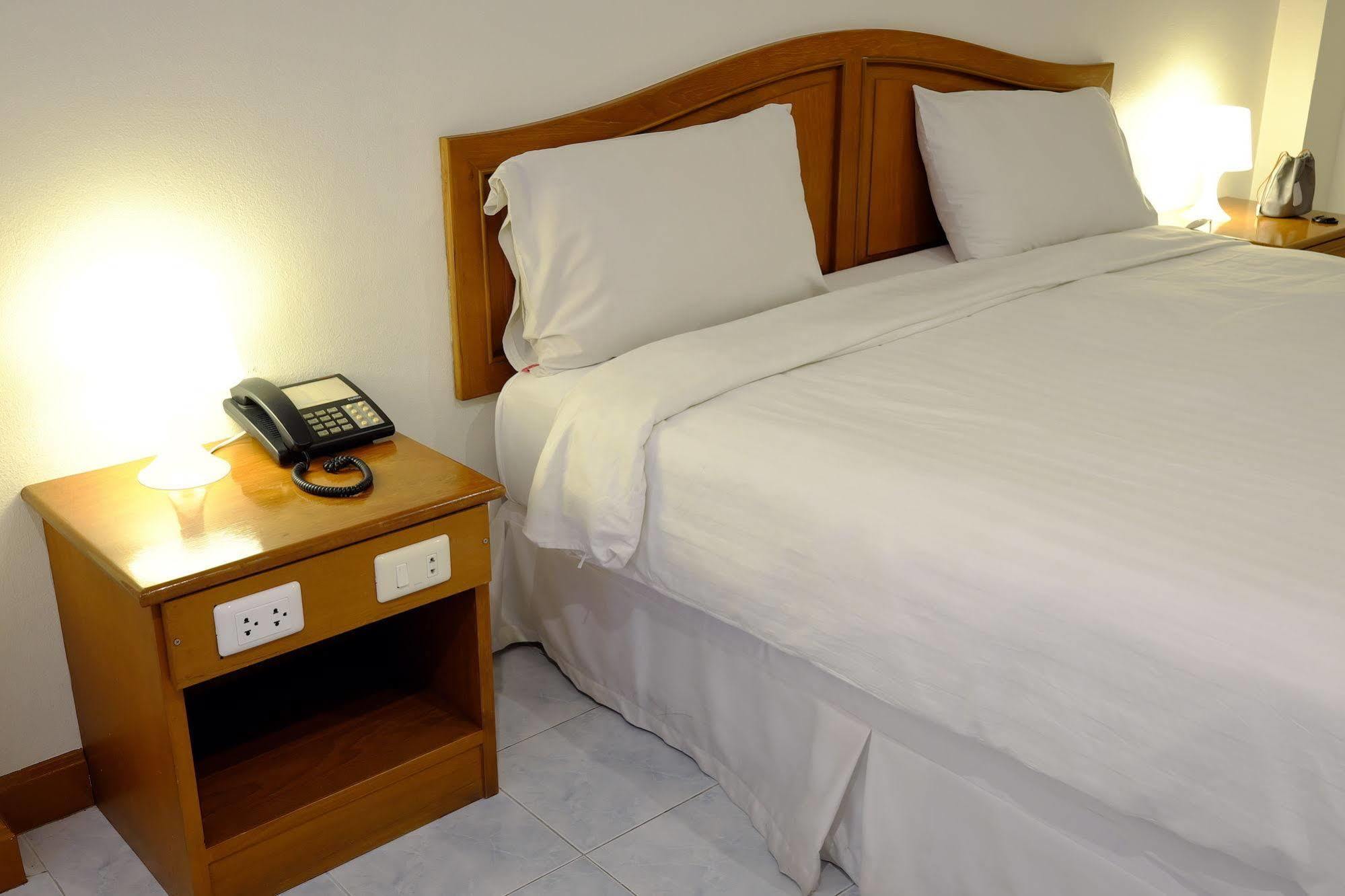 Pj Inn Pattaya Eksteriør bilde